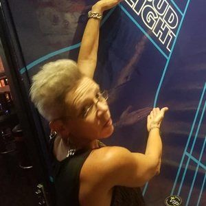 Meet your Posher, Pam